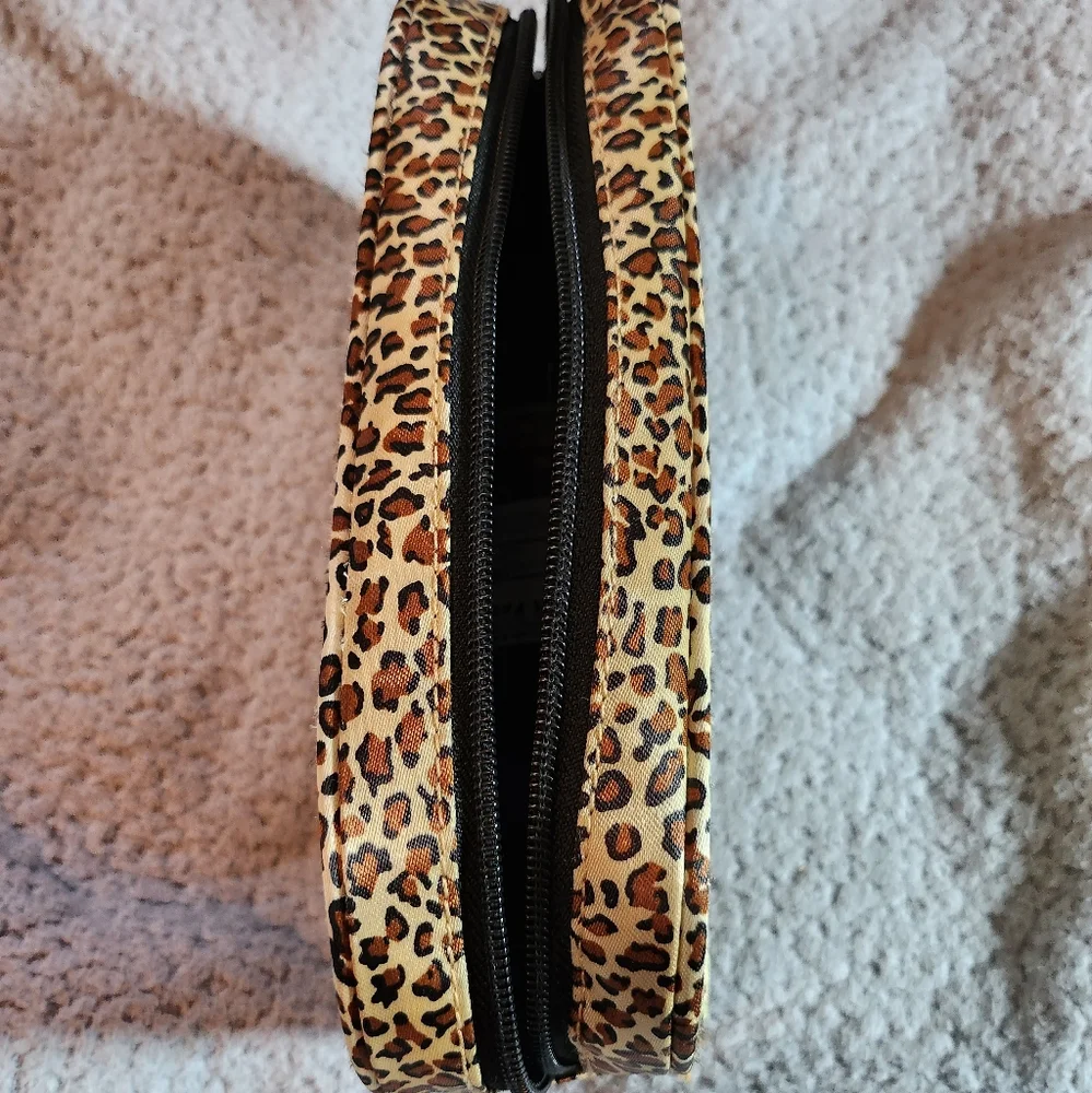 Makeup Bag - Picture 3 of 3